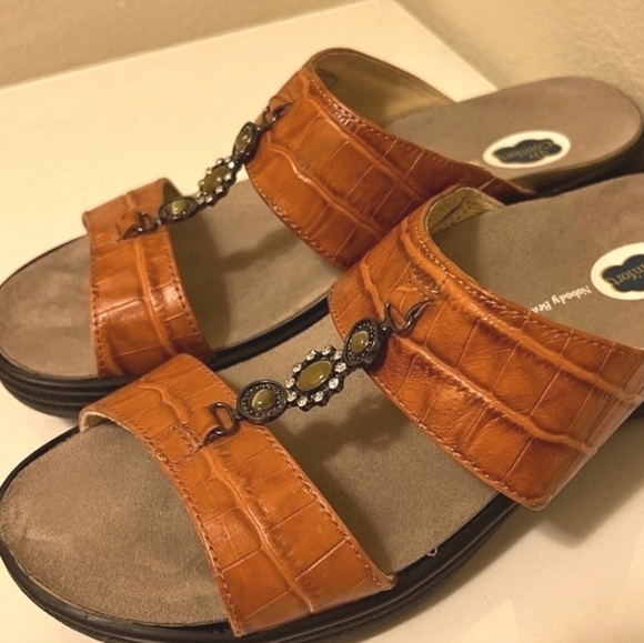 [Dr. Comfort] Womens Brown Sharon Embellished Faux Croc Slip On Sandals Size 7 - Picture 5 of 5